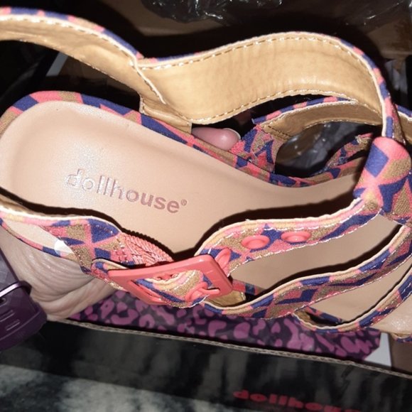Dollhouse Electric Multi-Colored Wedges Size 8 - Picture 3 of 5